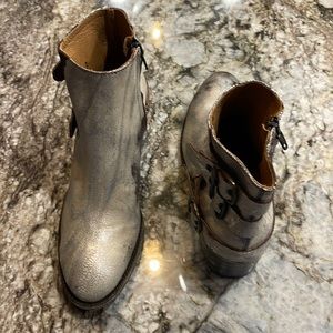 Old Gringo never wore still has tags on Them